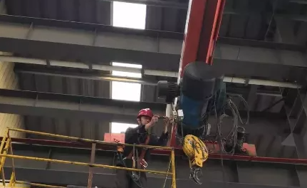 商場(chǎng)卷?yè)P(yáng)機(jī)吊東西時(shí)接觸器打槍該怎么辦